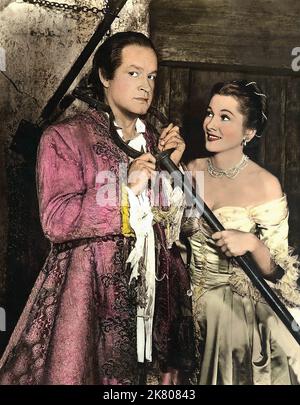 Bob Hope & Joan Fontaine Film: Casanova'S Big Night (1958) Charaktere: Pippo Popolino & Francesca Bruni Regie: Norman z. McLeod 12 April 1954 **WARNUNG** Dieses Foto ist nur für redaktionelle Zwecke bestimmt und unterliegt dem Copyright von PARA und/oder des Fotografen, der von der Film- oder Produktionsfirma beauftragt wurde, und kann nur von Publikationen im Zusammenhang mit der Bewerbung des oben genannten Films reproduziert werden. Es ist eine obligatorische Gutschrift erforderlich. Der Fotograf sollte auch bei Bekanntwerden des Fotos gutgeschrieben werden. Ohne schriftliche Genehmigung der Film Company kann keine kommerzielle Nutzung gewährt werden. Stockfoto