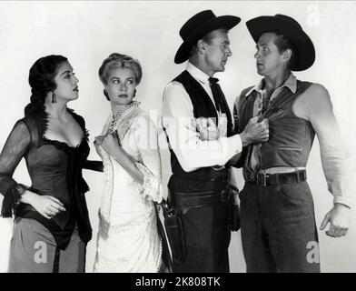 Katy Jurado, Grace Kelly, Gary Cooper & Lloyd Bridges Film: High Noon (USA 1952) Charaktere: Helen Ramirez,Amy Fowler Kane,Marshal will Kane & Stellvertretender Marschall Harvey Pell Regie: Fred Zinnemann 07 July 1952 **WARNUNG** Dieses Foto ist nur für den redaktionellen Gebrauch bestimmt und unterliegt dem Copyright von UNITED ARTISTS und/oder dem Fotografen, der von der Film- oder Produktionsfirma beauftragt wurde und darf nur durch Publikationen im Zusammenhang mit der Bewerbung des oben genannten Films reproduziert werden. Eine obligatorische Gutschrift für UNITED ARTISTS ist erforderlich. Der Fotograf sollte auch bei Bekanntwerden des Fotos gutgeschrieben werden. Eine kommerzielle Nutzung kann nicht gewährt werden Stockfoto