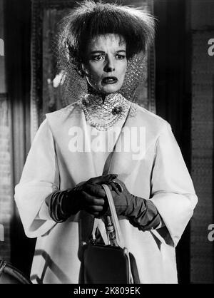 Katharine Hepburn Film Sudden, Last Summer (USA 1959) Charaktere: Frau Violet Venable Regie: Joseph L. Mankiewicz 22. Dezember 1959 **WARNUNG** dieses Foto ist nur für redaktionelle Zwecke bestimmt und unterliegt dem Urheberrecht von COLUMBIA und/oder dem Fotografen, der von der Film- oder Produktionsgesellschaft beauftragt wurde. Es kann nur durch Veröffentlichungen in Verbindung mit der Werbung für den obigen Film reproduziert werden. Eine obligatorische Gutschrift für COLUMBIA ist erforderlich. Der Fotograf sollte ebenfalls angerechnet werden, wenn er bekannt ist. Ohne schriftliche Genehmigung der Film Company kann keine kommerzielle Nutzung gewährt werden. Stockfoto