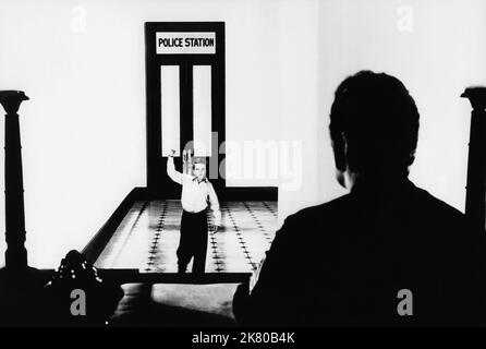 Jimmy Hunt Film Invaders from Mars (USA 1953) Charaktere: David Maclean - Boy Astronomer Regisseur: William Cameron Menzies 09. April 1953 **WARNUNG** dieses Foto ist nur für redaktionelle Zwecke bestimmt und unterliegt dem Copyright von 20TH CENTURY FOX und/oder dem Fotografen, der von der Film or Production Company zugewiesen wurde. Eine obligatorische Gutschrift für 20TH CENTURY FOX ist erforderlich. Der Fotograf sollte ebenfalls angerechnet werden, wenn er bekannt ist. Ohne schriftliche Genehmigung der Film Company kann keine kommerzielle Nutzung gewährt werden. Stockfoto