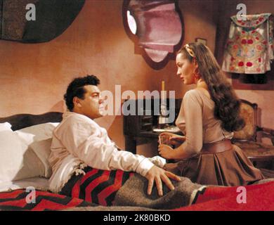 Mario Lanza & Sara Montiel Film Serenade (1959) Charaktere: Damon Vincenti, Juana Montes (als Sarita Montiel) Regie: Anthony Mann 23. März 1956 **WARNUNG** dieses Foto ist nur für redaktionelle Zwecke bestimmt und unterliegt dem Copyright von WARNER BROS und/oder dem Fotografen, der von der Film- oder Produktionsgesellschaft beauftragt wurde. Eine obligatorische Gutschrift für WARNER BROS ist erforderlich. Der Fotograf sollte ebenfalls angerechnet werden, wenn er bekannt ist. Ohne schriftliche Genehmigung der Film Company kann keine kommerzielle Nutzung gewährt werden. Stockfoto