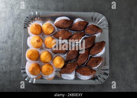 Geröstete Kibe e Coxinha. Traditioneller brasilianischer Snack. Stockfoto