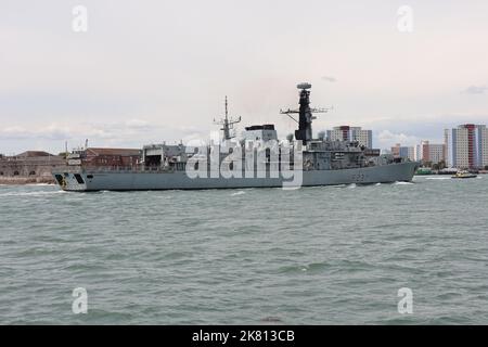 Die Royal Navy Fregatte HMS WESTMINSTER kehrt in ihren Heimathafen zurück Stockfoto