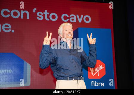 Mailand, Italien. 18. Oktober 2022. Sir Richard Branson & Tom Mockridge - CEO Virgin Fiber Bild: Richard branson Kredit: Unabhängige Fotoagentur/Alamy Live News Stockfoto