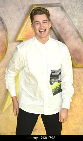 Foto muss gutgeschrieben werden ©Alpha Press 085000 18/10/2022 AJ Pritchard Black Adam UK Premiere in London Stockfoto