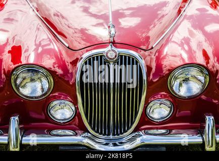 Front-End-Detail eines roten Jaguar Mark 2 Stockfoto