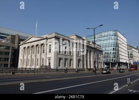 Eine Aufnahme der Fishmongers Hall auf der London Bridge, London, Großbritannien Stockfoto