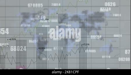 Bild der Verarbeitung von Finanzdaten und der sich über die Weltkarte verändernden Zahlen Stockfoto