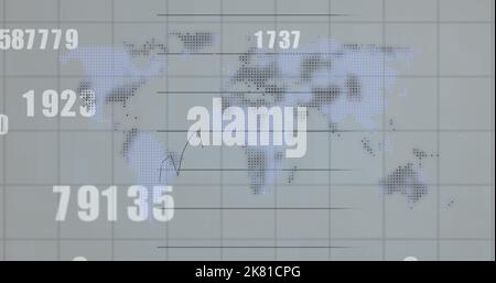 Bild der Verarbeitung von Finanzdaten und der sich über die Weltkarte verändernden Zahlen Stockfoto