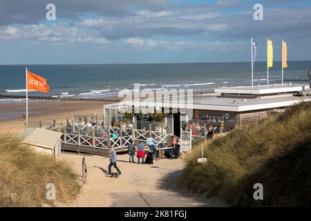 Restaurant Pavillon Strand90 am Strand in Domburg auf der Halbinsel Walcheren, Zeeland, Niederlande. Pavillon Restaurant Strand90 am Strand von Domb Stockfoto