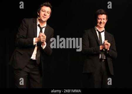 Les Jumeaux : Steeven Demora et Christopher Demora. Humoristes. 32ème Festival Mont-Blanc Humor. März 2016. Saint-Gervais-les-Bains. Haute-Savoie. Stockfoto