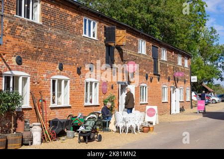 Antiquitätengeschäft in Snape Maltings Snape Suffolk England GB Europa Stockfoto