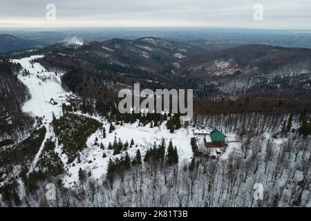 Schlesische Beskiden Berge im Winter. Stockfoto