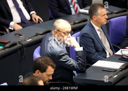 Berlin, 20. Oktober 2022.Friedrich Merz, Vorsitzender der CDU/CSU-Fraktion und damit Oppositionsführer im Deutschen Bundestag 20., während der Plenarsitzung 62.. Quelle: Jürgen Nowak/Alamy Live News. Stockfoto