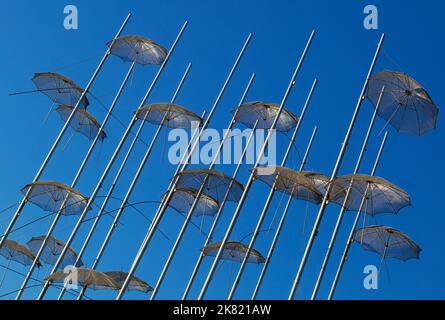 Regenschirm-Kunststatue in Thessaloniki Griechenland Stockfoto