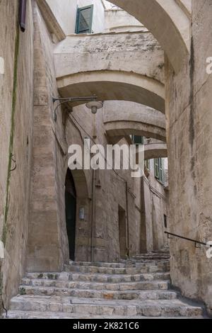 Italien, Region Basilicata: Gasse in Mdera. Die Stadt ist als UNESCO-Weltkulturerbe registriert Stockfoto