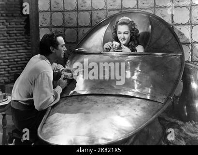 Douglas Fairbanks Jr. & Maria Montez Film The Exile (USA 1947) Charaktere: Charles II Stuart, Countess Regie: Max Ophüls 17. Oktober 1947 **WARNUNG** dieses Foto ist nur für redaktionelle Zwecke bestimmt und unterliegt dem Urheberrecht von UNIVERSAL PICTURES und/oder dem Fotografen, der von der Film- oder Produktionsgesellschaft zugewiesen wurde. Eine obligatorische Gutschrift für UNIVERSELLE BILDER ist erforderlich. Der Fotograf sollte ebenfalls angerechnet werden, wenn er bekannt ist. Ohne schriftliche Genehmigung der Film Company kann keine kommerzielle Nutzung gewährt werden. Stockfoto