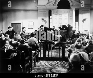 Henry Fonda Film: Die Rückkehr von Frank James (USA 1940) Charaktere: Frank James aka Ben Woodson Regie: Fritz lang 10. August 1940 **WARNUNG** Dieses Foto ist nur für redaktionelle Verwendung bestimmt und unterliegt dem Copyright von 20. CENTURY FOX und/oder des Fotografen, der von der Film- oder Produktionsfirma beauftragt wurde und darf nur durch Publikationen im Zusammenhang mit der Bewerbung des oben genannten Films reproduziert werden. Eine obligatorische Gutschrift an 20. CENTURY FOX ist erforderlich. Der Fotograf sollte auch bei Bekanntwerden des Fotos gutgeschrieben werden. Ohne schriftliche Genehmigung der Film Company kann keine kommerzielle Nutzung gewährt werden. Stockfoto