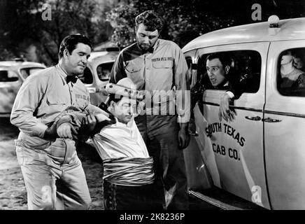 Barry Nelson, Lou Costello, Peter Witney & Bud Abbott Film: Rio Rita (1947) Charaktere: Harry Gantley,'Wishy', & 'Doc' Regie: S. Sylvan Simon 01 April 1942 **WARNUNG** Dieses Foto ist nur für redaktionelle Verwendung bestimmt und unterliegt dem Copyright von METRO-GOLDWYN-MAYER und/oder dem von der Film- oder Produktionsfirma beauftragten Fotografen.Es kann nur durch Publikationen im Zusammenhang mit der Bewerbung des oben genannten Films reproduziert werden. Eine obligatorische Gutschrift an METRO-GOLDWYN-MAYER ist erforderlich. Der Fotograf sollte auch bei Bekanntwerden des Fotos gutgeschrieben werden. Ohne schriftliche Genehmigung des F kann keine kommerzielle Nutzung gewährt werden Stockfoto