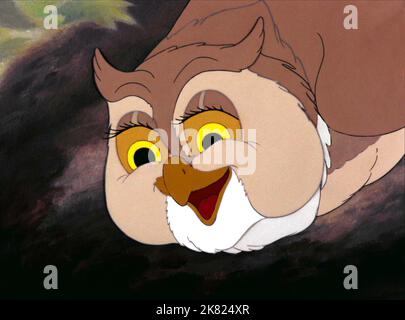 Owl Film Bambi (USA 1942) Regie: David Hand 08 August 1942 **WARNUNG** dieses Foto ist nur für redaktionelle Zwecke bestimmt und unterliegt dem Urheberrecht von DISNEY und/oder dem Fotografen, der von der Film- oder Produktionsgesellschaft beauftragt wurde. Es kann nur durch Veröffentlichungen in Verbindung mit der Werbung für den oben genannten Film reproduziert werden. Eine obligatorische Gutschrift für DISNEY ist erforderlich. Der Fotograf sollte ebenfalls angerechnet werden, wenn er bekannt ist. Ohne schriftliche Genehmigung der Film Company kann keine kommerzielle Nutzung gewährt werden. Stockfoto