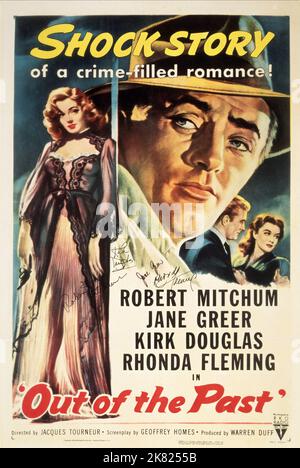 Jane Greer, Robert Mitchum & Kirk Douglas Film: Out of the Past; Build My Gallows High (USA 1947) Charaktere: Kathie, Jeff, Whit Regie: Jacques Tourneur 13 November 1947 **WARNUNG** Dieses Foto ist nur für redaktionelle Zwecke bestimmt und unterliegt dem Copyright von RKO und/oder dem von der Film- oder Produktionsfirma beauftragten Fotografen.Es kann nur von Publikationen im Zusammenhang mit der Bewerbung des oben genannten Films reproduziert werden. Eine obligatorische Gutschrift an RKO ist erforderlich. Der Fotograf sollte auch bei Bekanntwerden des Fotos gutgeschrieben werden. Ohne schriftliche Genehmigung der Film Company kann keine kommerzielle Nutzung gewährt werden. Stockfoto