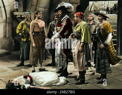 Maureen O'Hara, Tyrone Power & Thomas Mitchell Film: The Black Swan (USA 1942) Charaktere: ,Jamie Waring & Tom Blue Regie: Henry King 04 December 1942 **WARNUNG** Dieses Foto ist nur für den redaktionellen Gebrauch bestimmt und unterliegt dem Copyright von 20. CENTURY FOX und/oder des Fotografen, der von der Film- oder Produktionsfirma beauftragt wurde, und kann nur durch Publikationen im Zusammenhang mit der Bewerbung des oben genannten Films reproduziert werden. Eine obligatorische Gutschrift an 20. CENTURY FOX ist erforderlich. Der Fotograf sollte auch bei Bekanntwerden des Fotos gutgeschrieben werden. Ohne schriftliche Genehmigung der Film Company kann keine kommerzielle Nutzung gewährt werden Stockfoto