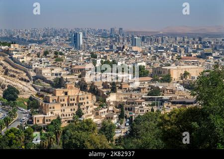 Urfa, offiziell bekannt als Şanlıurfa, ist eine Stadt im Südosten der Türkei und die Hauptstadt der Provinz Şanlıurfa. Stockfoto