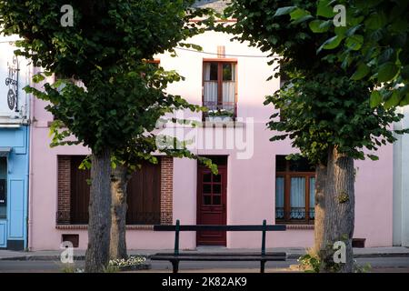 Ein Haus auf der Place de Darnetal, Montreuil-sur-Mer, Frankreich Stockfoto