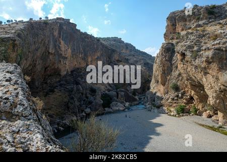 Die Severan-Brücke (auch bekannt als Chabinas-Brücke oder Cendere-Brücke oder Septimius-Severus-Brücke; türkisch: Cendere Köprüsü) ist eine spätrömische Brückenloka Stockfoto
