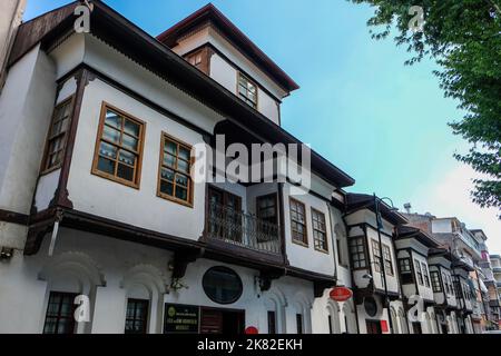 Beşkonaklar ist eines der ursprünglichen Beispiele von Malatyas traditionellen zivilen architektonischen Strukturen, die bis heute erhalten geblieben sind. Einer der Stockfoto