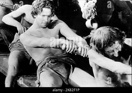 Ramon Novarro Film: Ben-Hur: A Tale of the Christ (USA 1925) Charaktere: Judah Ben-Hur / Stummfilm Regie: Fred Niblo 30 December 1925 **WARNUNG** Dieses Foto ist nur für redaktionelle Zwecke bestimmt und unterliegt dem Copyright von MGM und/oder dem von der Film- oder Produktionsfirma beauftragten Fotografen und kann nur von Publikationen im Zusammenhang mit der Bewerbung des oben genannten Films reproduziert werden. Eine obligatorische Gutschrift an MGM ist erforderlich. Der Fotograf sollte auch bei Bekanntwerden des Fotos gutgeschrieben werden. Ohne schriftliche Genehmigung der Film Company kann keine kommerzielle Nutzung gewährt werden. Stockfoto