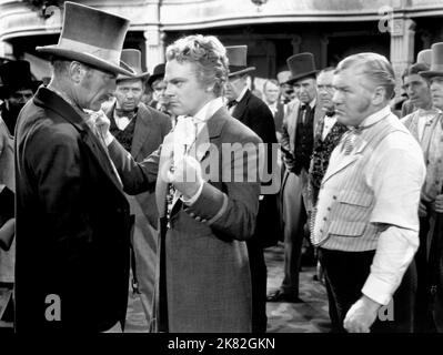 James Cagney Film: Frisco Kid (USA 1935) Charaktere: Bat Morgan Regie: Lloyd Bacon 30 November 1935 **WARNUNG** Dieses Foto ist nur für redaktionelle Verwendung bestimmt und unterliegt dem Copyright von WARNER BROS. Und/oder des Fotografen, der von der Film- oder Produktionsfirma beauftragt wurde und nur durch Publikationen im Zusammenhang mit der Bewerbung des oben genannten Films reproduziert werden kann. Eine obligatorische Gutschrift an WARNER BROS. Ist erforderlich. Der Fotograf sollte auch bei Bekanntwerden des Fotos gutgeschrieben werden. Ohne schriftliche Genehmigung der Film Company kann keine kommerzielle Nutzung gewährt werden. Stockfoto