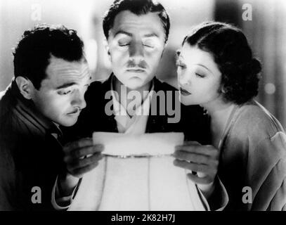 Sam Levene, William Powell, Myrna Loy Film: After the Thin man (USA 1936) Charaktere: Abrams,Nick Charles,Nora Regie: W.S. Van Dyke 25 December 1936 **WARNUNG** Dieses Foto ist nur für redaktionelle Zwecke bestimmt und unterliegt dem Copyright von MGM und/oder dem Fotografen, der von der Film- oder Produktionsfirma beauftragt wurde, und kann nur durch Publikationen im Zusammenhang mit der Bewerbung des oben genannten Films reproduziert werden. Eine obligatorische Gutschrift an MGM ist erforderlich. Der Fotograf sollte auch bei Bekanntwerden des Fotos gutgeschrieben werden. Ohne schriftliche Genehmigung der Film Company kann keine kommerzielle Nutzung gewährt werden. Stockfoto