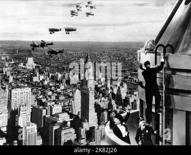 Fay Wray Film King Kong (USA 1933) Charaktere: Ann Darrow Regie: Merian C. Cooper, E Schoedsack 07. März 1933 **WARNUNG** dieses Foto ist nur für redaktionelle Zwecke bestimmt und unterliegt dem Urheberrecht von RKO und/oder dem Fotografen, der von der Film- oder Produktionsgesellschaft zugewiesen wurde. Es kann nur durch Veröffentlichungen in Verbindung mit der Werbung für den obigen Film reproduziert werden. Eine obligatorische Gutschrift an RKO ist erforderlich. Der Fotograf sollte ebenfalls angerechnet werden, wenn er bekannt ist. Ohne schriftliche Genehmigung der Film Company kann keine kommerzielle Nutzung gewährt werden. Stockfoto