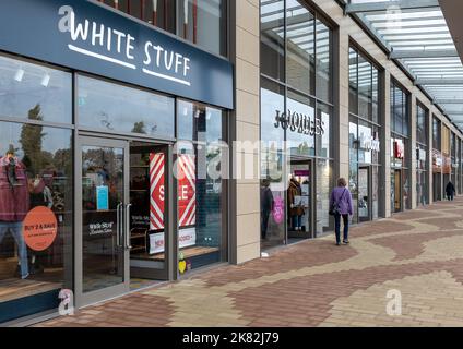 White Stuff Store und andere Geschäfte im Rushden Lakes Retail Park UK Stockfoto