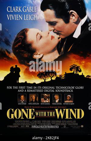 Vivien Leigh, Clark Gable, Leslie Howard, Olivia De Havilland, Hattie Mcdaniel, Thomas Mitchell & Butterfly McQueen Poster Film: Gone with the Wind (USA 1939) Charaktere: Scarlett O'Hara - ihre Tochter, Rhett Butler - ein Besucher aus Charleston Regie: Victor Fleming 15. Dezember 1939 **WARNUNG** Dieses Foto ist nur für redaktionelle Zwecke bestimmt und unterliegt dem Copyright von MGM und/oder dem von der Film- oder Produktionsfirma beauftragten Fotografen und kann nur durch Publikationen im Zusammenhang mit der Bewerbung des oben genannten Films reproduziert werden. Eine obligatorische Gutschrift an MGM ist erforderlich. Der Fotograf sollte ein Stockfoto