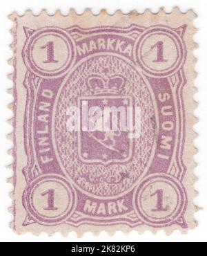 FINNLAND - 1882: Eine violette Briefmarke mit 1 Marken, die Wappen und Posthörner in ovalem Rahmen zeigt Stockfoto