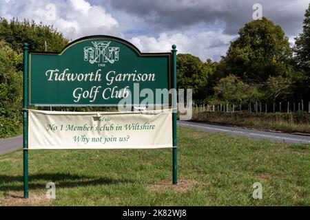 Tidworth Garrison Golf Club, Bulford Road, Tidworth, Wiltshire, England, Großbritannien - Blick auf das Begrüßungsschild am Eingang Stockfoto