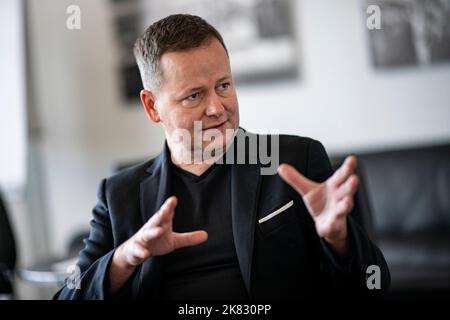PRODUKTION - 10. Juni 2022, Berlin: Klaus Lederer (die Linke), Berliner ...