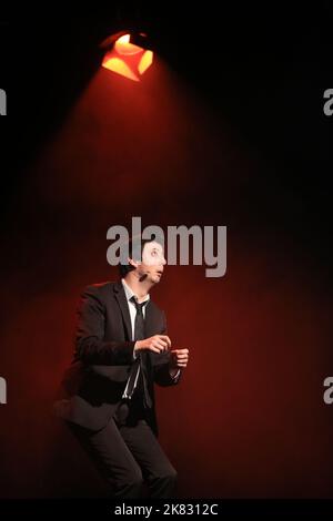 Les Jumeaux : Steeven Demora et Christopher Demora. Humoristes. 32ème Festival Mont-Blanc Humor. März 2016. Saint-Gervais-les-Bains. Haute-Savoie. Au Stockfoto