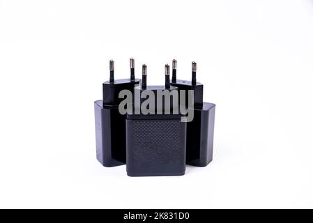 USB Typ C Adapter oder Hub mit verschiedenem Zubehör - Pendrives, hdmi, ethernet, VGA DP HDMI, Kabel. Verschiedene Konverterkabel für Computer und smartp Stockfoto