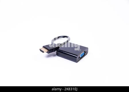 USB Typ C Adapter oder Hub mit verschiedenem Zubehör - Pendrives, hdmi, ethernet, VGA DP HDMI, Kabel. Verschiedene Konverterkabel für Computer und smartp Stockfoto