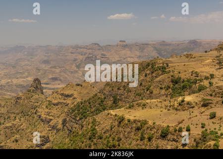 Blick auf die Berge in der Nähe des Dorfes Kosoye, Äthiopien Stockfoto