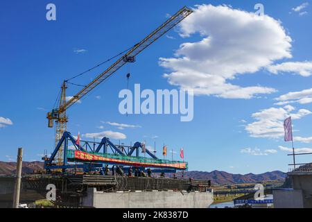 15. Oktober 2018, Tumen, China: Eine neue Brücke wird gebaut, die Tumen, China, mit Namyang, Nordkorea verbindet. Die chinesisch-nordkoreanische Grenze, Grenzübergang Namyang-Tumen, von Tumen aus gesehen, in der Autonomen Präfektur Yanbian. (Bild: © Jasmine Leung/SOPA Images via ZUMA Press Wire) Stockfoto