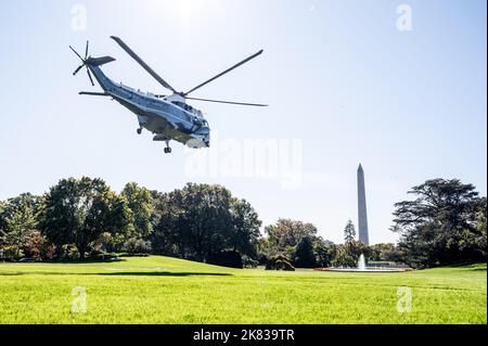 Washington DC, USA. 20. Oktober 2022. Der Präsident verlässt das Weiße Haus über Marine One, um nach Pennsylvania zu gehen. (Foto: Michael Brochstein/Sipa USA) Quelle: SIPA USA/Alamy Live News Stockfoto