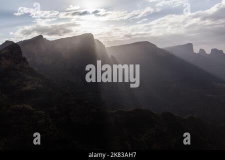 Die Sonne scheint über den Böschung des Simien-Gebirges, Äthiopien Stockfoto
