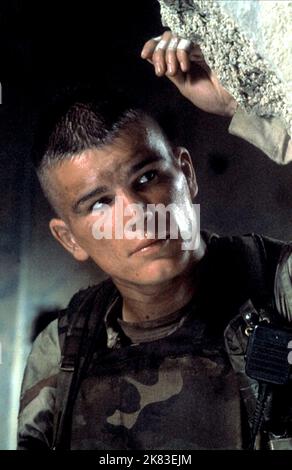 Josh Hartnet Film: Black Hawk Down (USA/UK 2001) Charaktere: Eversmann Regie: Ridley Scott 18 December 2001 **WARNUNG** Dieses Foto ist nur für redaktionelle Verwendung bestimmt und unterliegt dem Copyright von SCOTT FREE PRODUCTIONS und/oder dem von der Film oder Production Company beauftragten Fotografen und kann nur von Publikationen im Zusammenhang mit der Bewerbung des oben genannten Films reproduziert werden. Eine obligatorische Gutschrift für KOSTENLOSE PRODUKTIONEN VON SCOTT ist erforderlich. Der Fotograf sollte auch bei Bekanntwerden des Fotos gutgeschrieben werden. Ohne schriftliche Genehmigung der Film Company kann keine kommerzielle Nutzung gewährt werden. Stockfoto