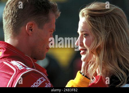 Til Schweiger & Estella Warren Film: Driven (USA/CAN/AUS 2001) Charaktere: Beau Brandenburg & Sophia Simone Regie: Renny Harlin 08 March 2001 **WARNUNG** Dieses Foto ist nur für den redaktionellen Gebrauch bestimmt und unterliegt dem Copyright von WARNER BROS. Und/oder des Fotografen, der von der Film- oder Produktionsfirma beauftragt wurde und nur durch Publikationen im Zusammenhang mit der Bewerbung des oben genannten Films reproduziert werden kann. Eine obligatorische Gutschrift an WARNER BROS. Ist erforderlich. Der Fotograf sollte auch bei Bekanntwerden des Fotos gutgeschrieben werden. Ohne schriftliche Genehmigung der Film Company kann keine kommerzielle Nutzung gewährt werden. Stockfoto