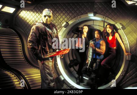 Kane Hodder, Melyssa Ade, Derwin Jordan & Lexa Doig Film: Jason X (2001) Charaktere: Jason Voorhees, Janessa, Waylander, Rowan Regie: James Isaac 24 July 2001 **WARNUNG** Dieses Foto ist nur für redaktionelle Zwecke bestimmt und unterliegt dem Copyright der NEUEN LINIE und/oder des Fotografen, der von der Film- oder Produktionsfirma beauftragt wurde und darf nur von Publikationen im Zusammenhang mit der Bewerbung des oben genannten Films reproduziert werden. Eine obligatorische Gutschrift für NEUE POSITION ist erforderlich. Der Fotograf sollte auch bei Bekanntwerden des Fotos gutgeschrieben werden. Ohne schriftliche Genehmigung der Film Company kann keine kommerzielle Nutzung gewährt werden. Stockfoto