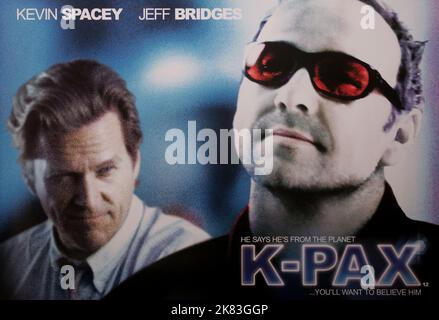 Jeff Bridges & Kevin Spacey Film: K-Pax (USA/DE 2001) Charaktere: Dr. Mark Powell & Prot Regie: Iain Softley 22 October 2001 **WARNUNG** Dieses Foto ist nur für den redaktionellen Gebrauch bestimmt und unterliegt dem Copyright von INTERMEDIA-FILMEN und/oder dem Fotografen, der von der Film- oder Produktionsfirma beauftragt wurde, und kann nur von Publikationen im Zusammenhang mit der Bewerbung des oben genannten Films reproduziert werden. Für INTERMEDIAFILME ist eine obligatorische Gutschrift erforderlich. Der Fotograf sollte auch bei Bekanntwerden des Fotos gutgeschrieben werden. Ohne schriftliche Genehmigung der Film Company kann keine kommerzielle Nutzung gewährt werden. Stockfoto